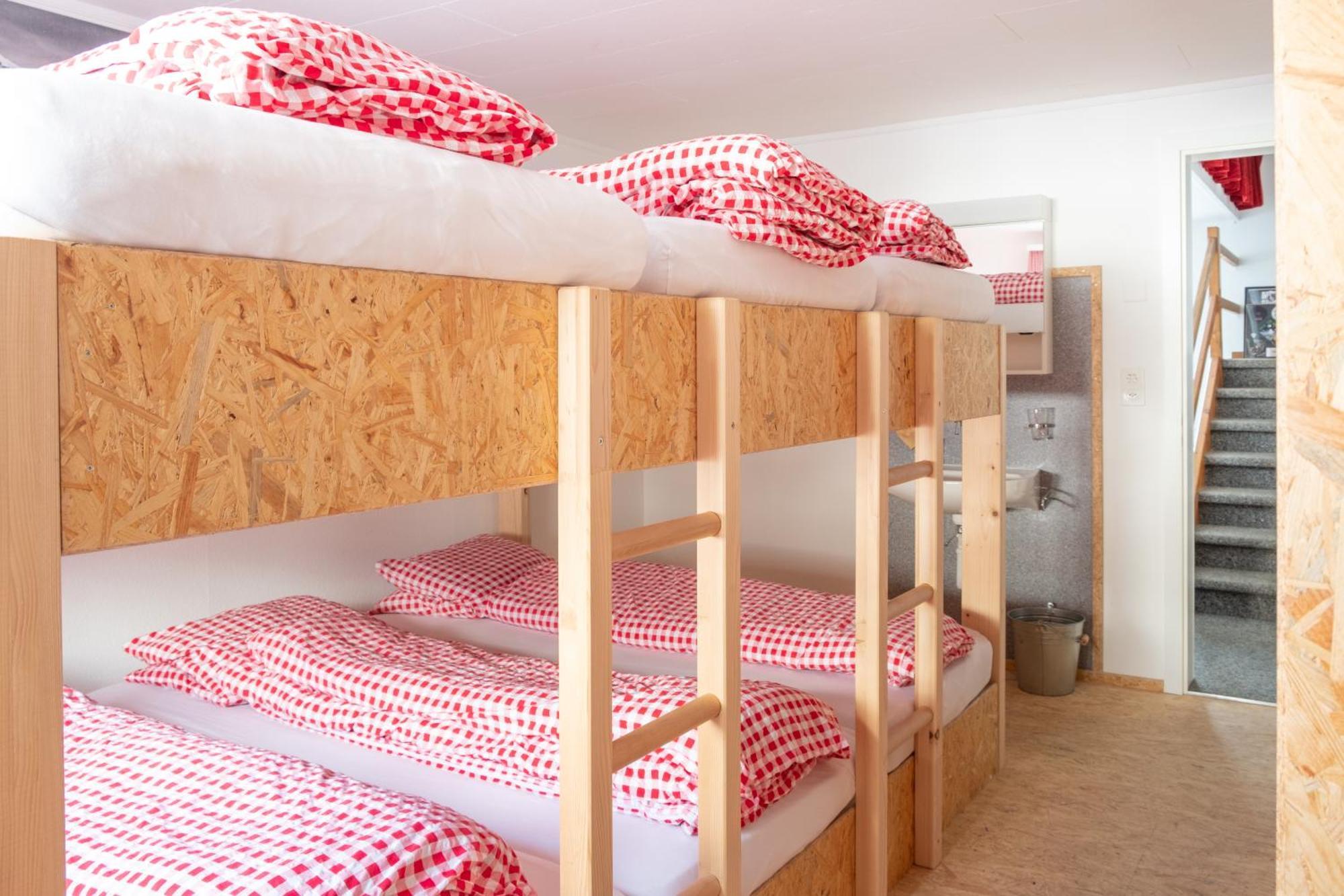 Der Gasthof Burglen  Ngoại thất bức ảnh